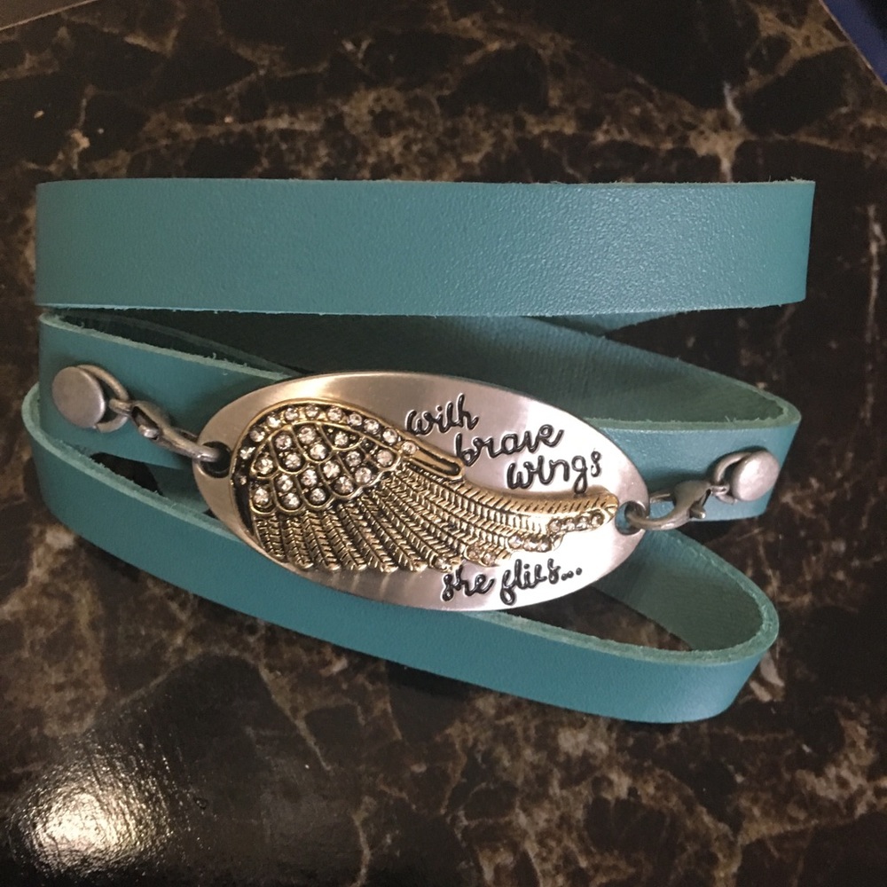 Inspirational leather bracelet